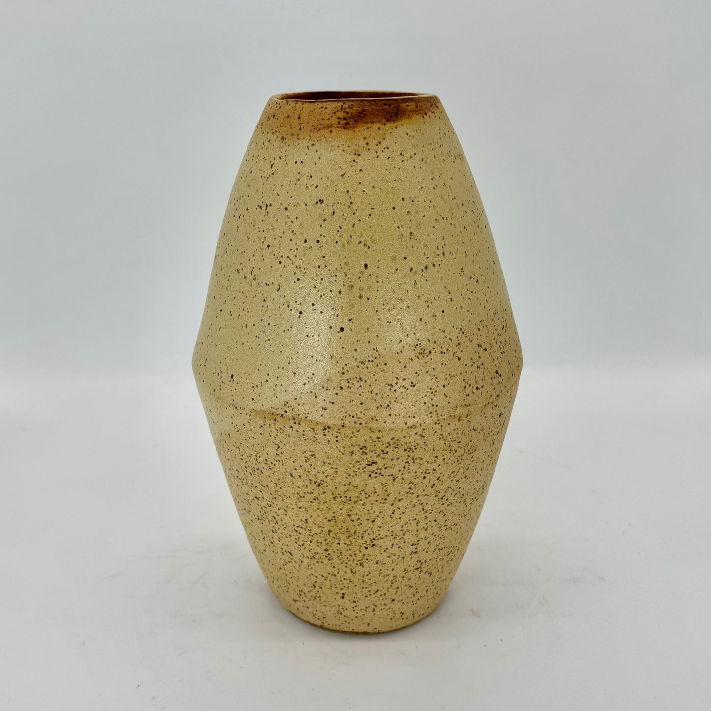 Diamond Vase in Farm Egg